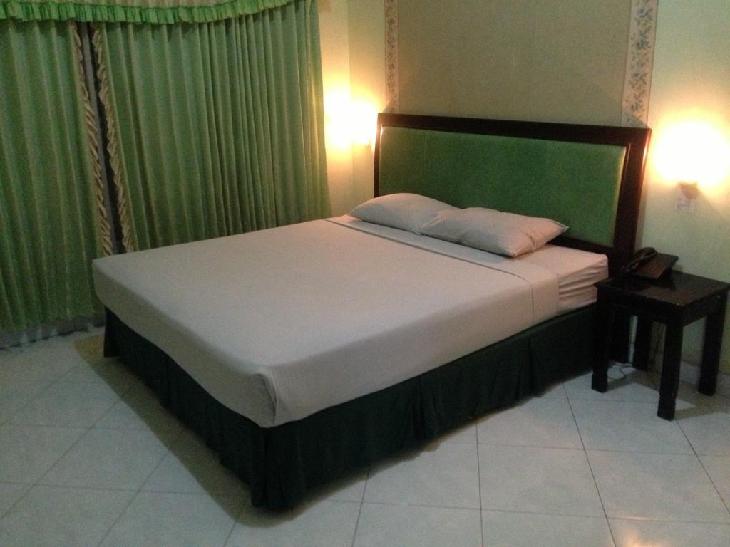 Global Inn Keluarga Sedati Chambre photo