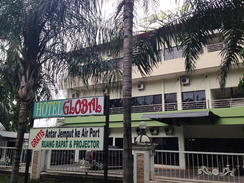 Global Inn Keluarga Sedati Extérieur photo